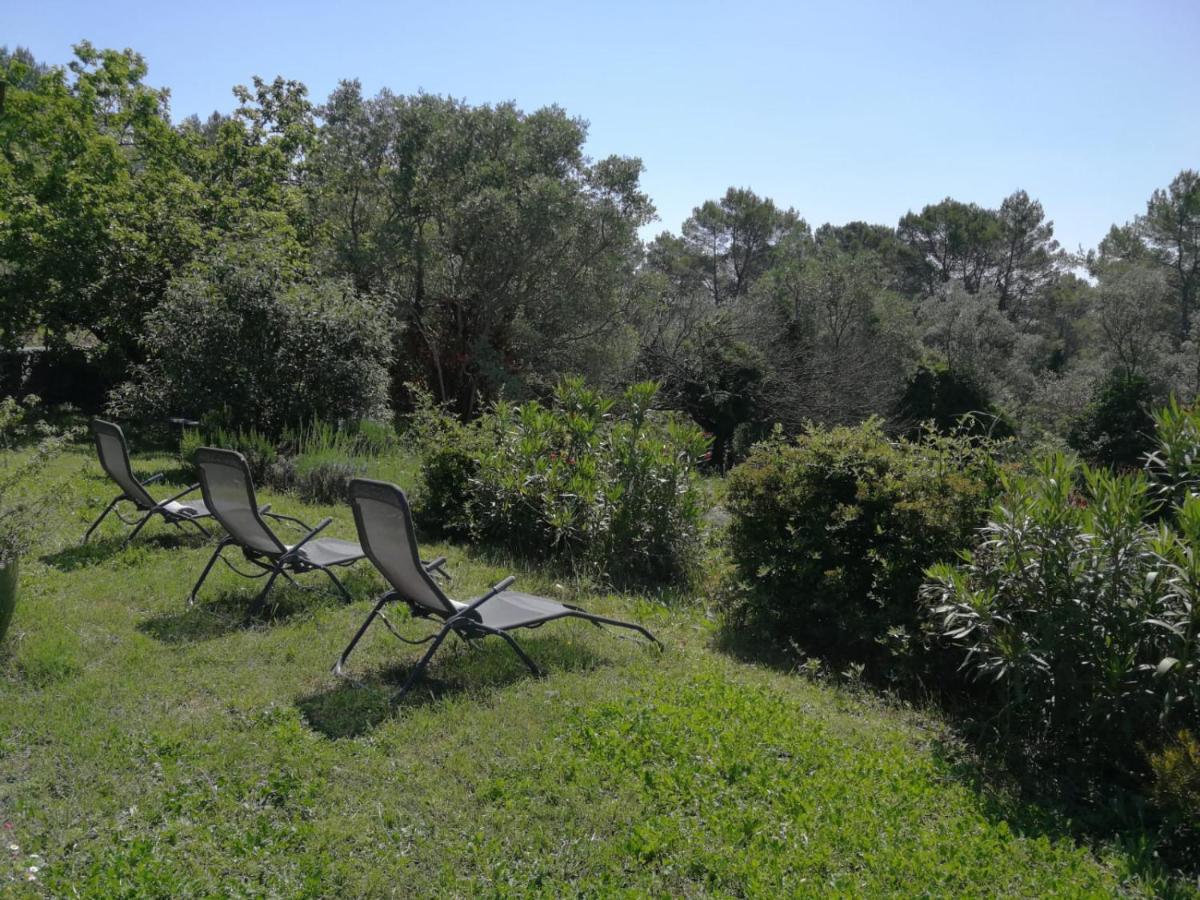 Bastide Provencale Les Muriers D'Engaspaty เซญองส์ ภายนอก รูปภาพ