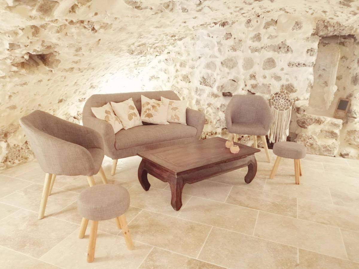 Bastide Provencale Les Muriers D'Engaspaty เซญองส์ ภายนอก รูปภาพ