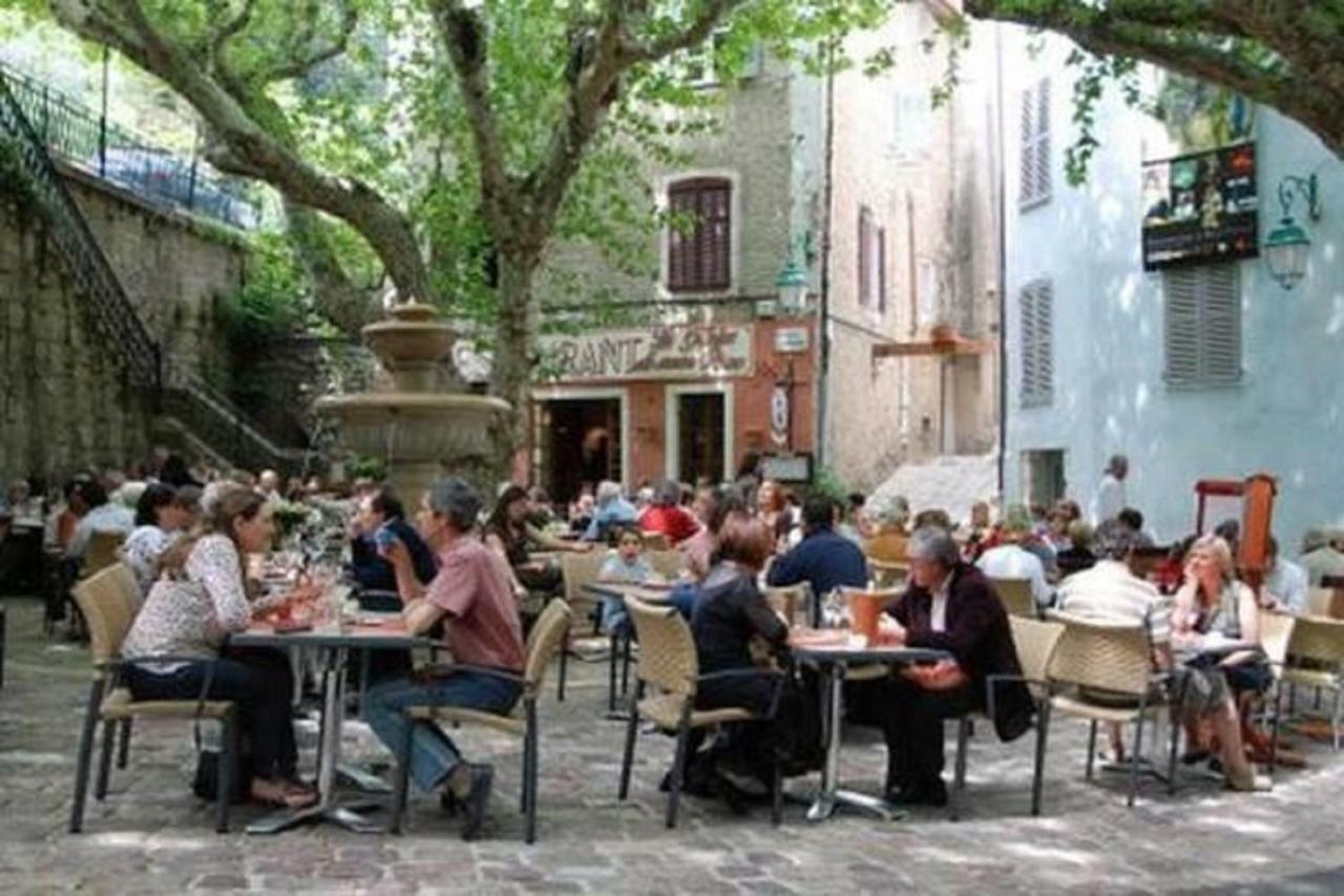 Bastide Provencale Les Muriers D'Engaspaty เซญองส์ ภายนอก รูปภาพ